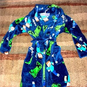 Minecraft boys robe size 4/5